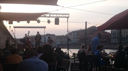 Sundown and live music in Pisa